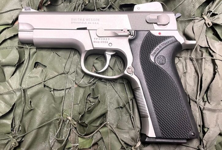 S&W 4006 3 S&W 4006 3